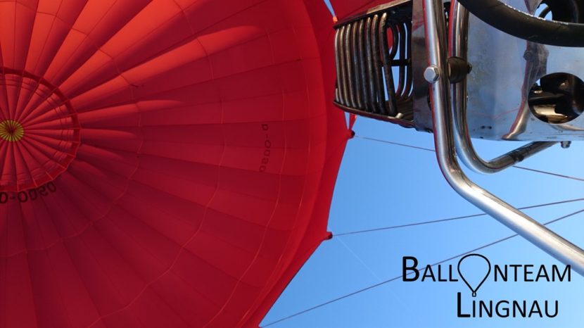 roter Heißluftballon